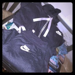 Nike capri hoodie set